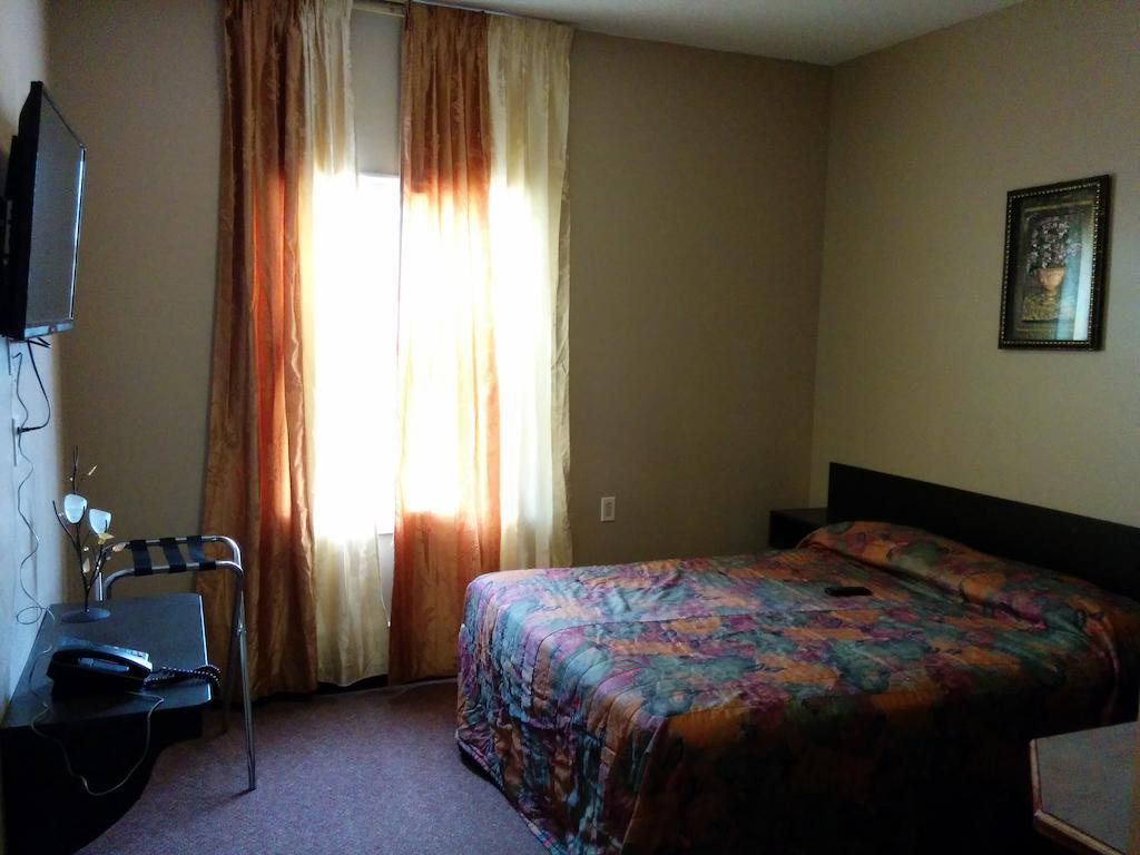Bonnyville Hotel Exterior photo
