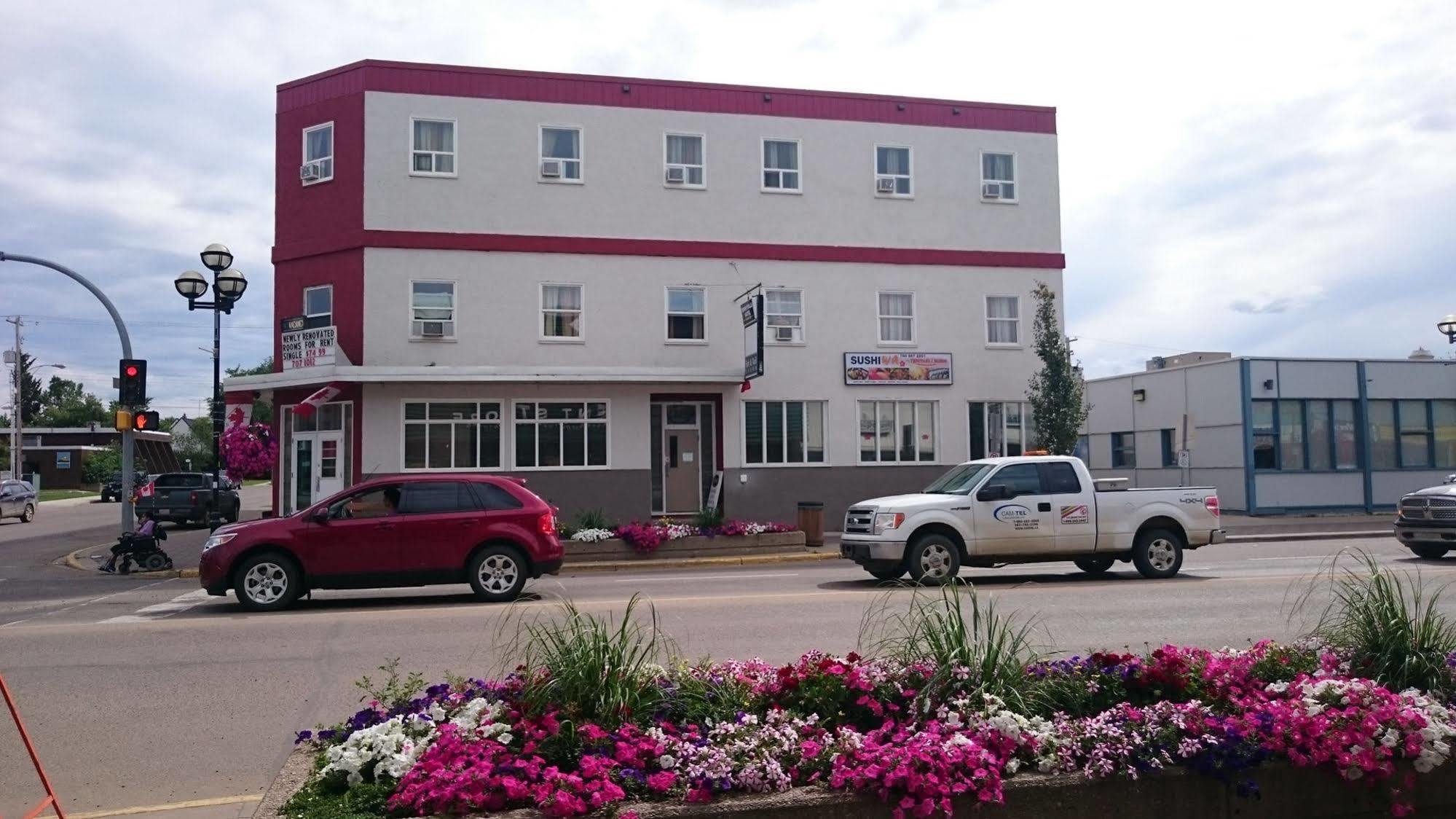 Bonnyville Hotel Exterior photo